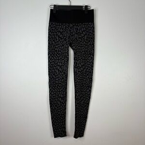 Ryka Black & Gray Animal Print 29” Leggings Size Medium Seamless